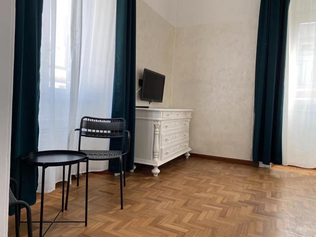 Appartement Cavour 44616 à Rome Extérieur photo