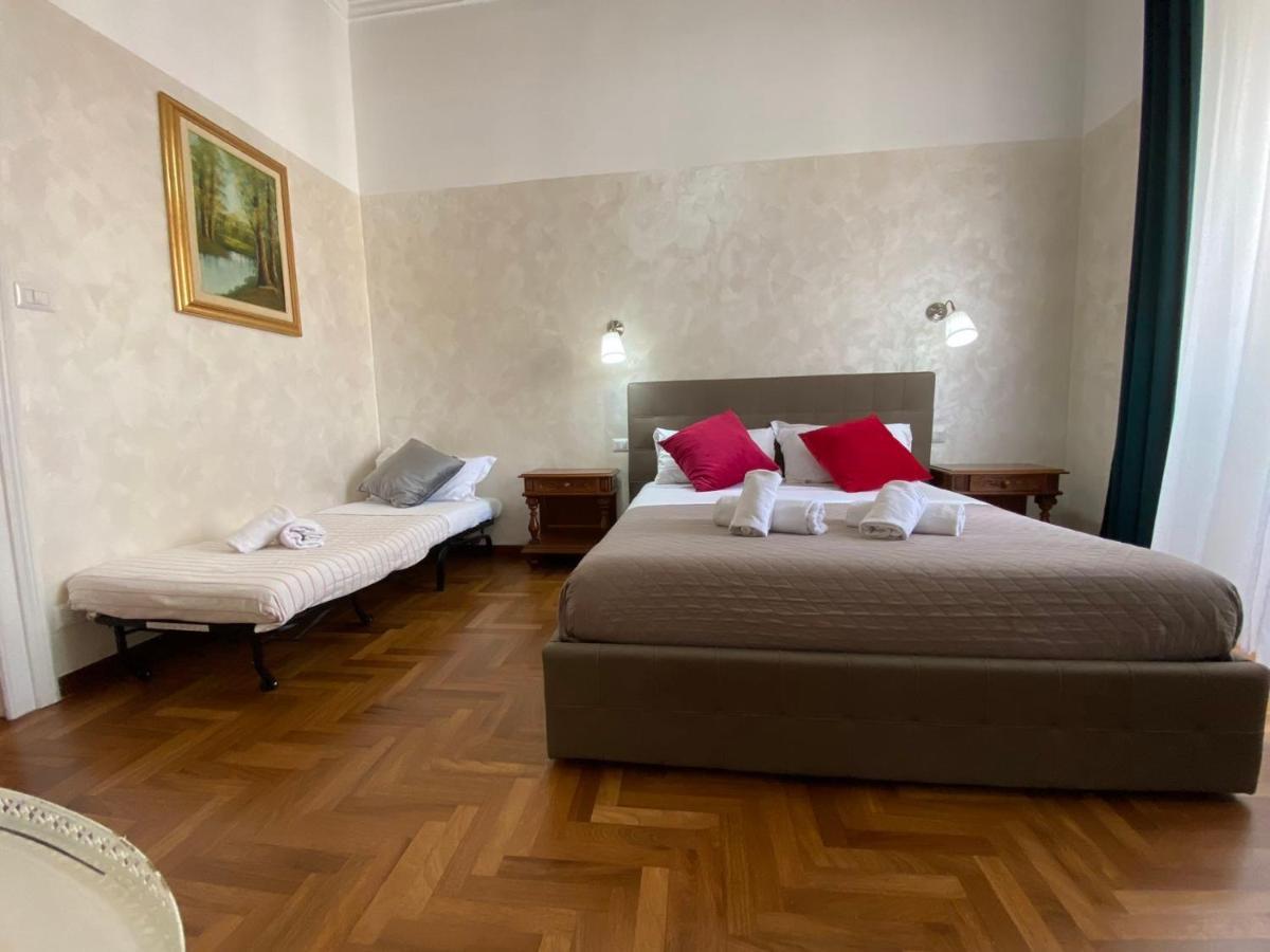 Appartement Cavour 44616 à Rome Extérieur photo